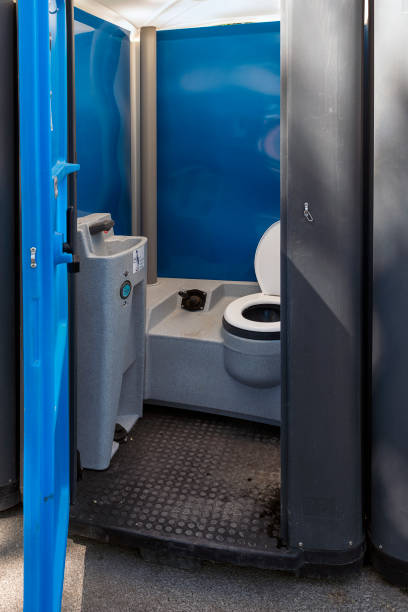 Best Portable restroom trailer rental  in Clewiston, FL